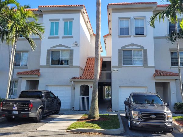 11029 Legacy Boulevard, Unit 204, Palm Beach Gardens, FL 33410