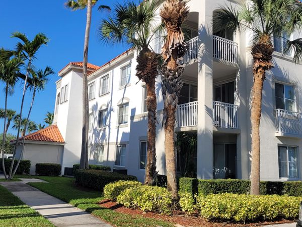 11029 Legacy Boulevard, Unit 204, Palm Beach Gardens, FL 33410