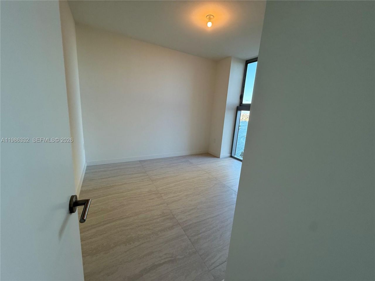 77 SE 5 St, Unit 2015, Miami, FL 33131 Photo