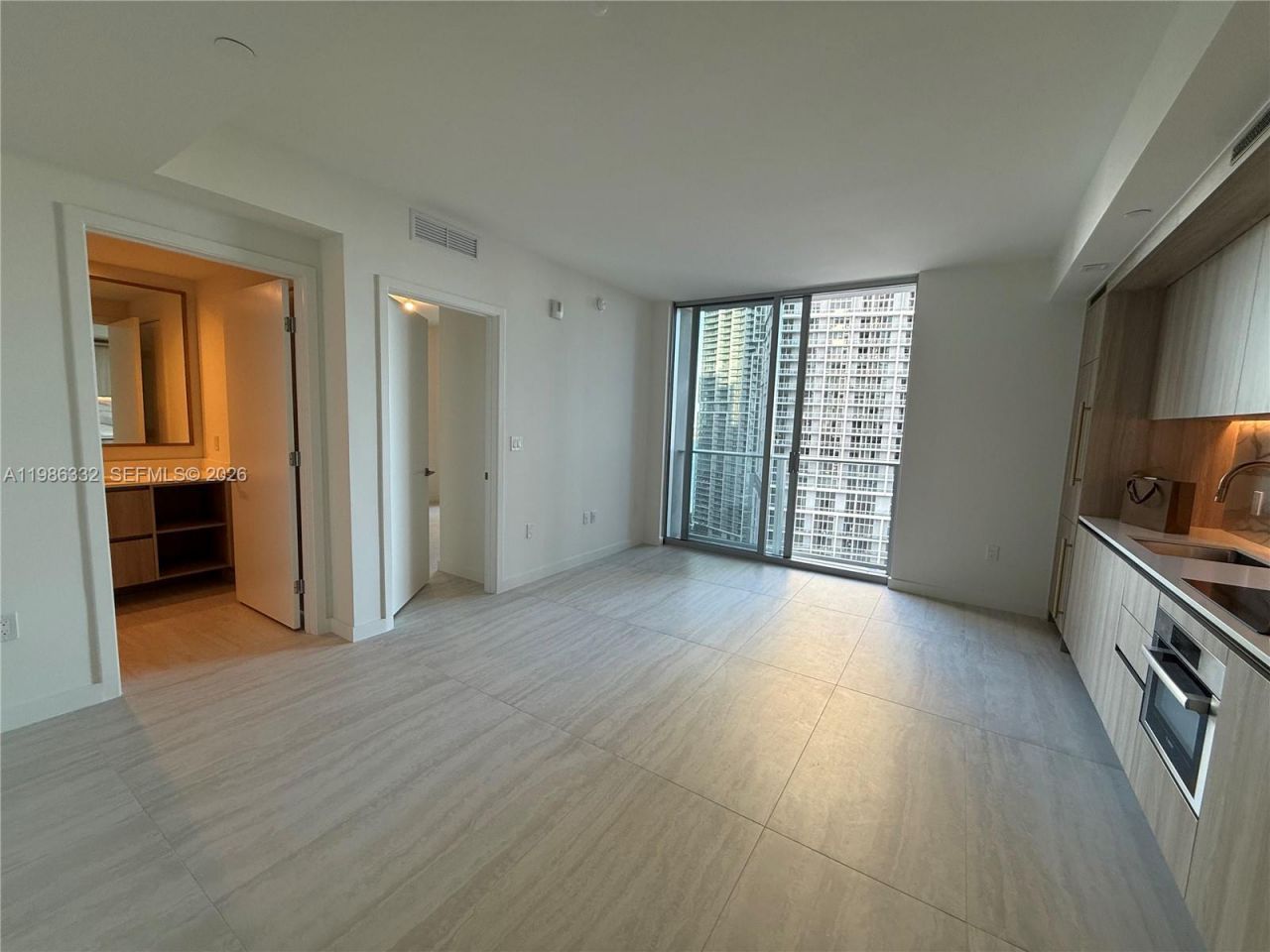 77 SE 5 St, Unit 2015, Miami, FL 33131 Photo