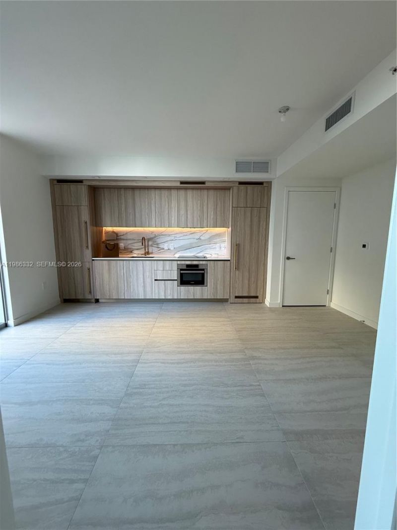 77 SE 5 St, Unit 2015, Miami, FL 33131 Photo