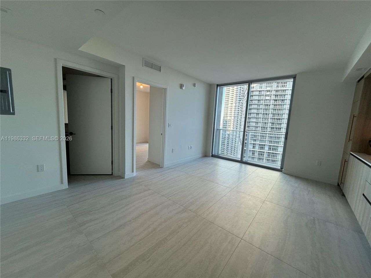 77 SE 5 St, Unit 2015, Miami, FL 33131 Photo