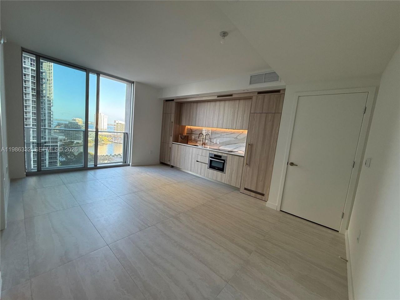 77 SE 5 St, Unit 2015, Miami, FL 33131 Photo