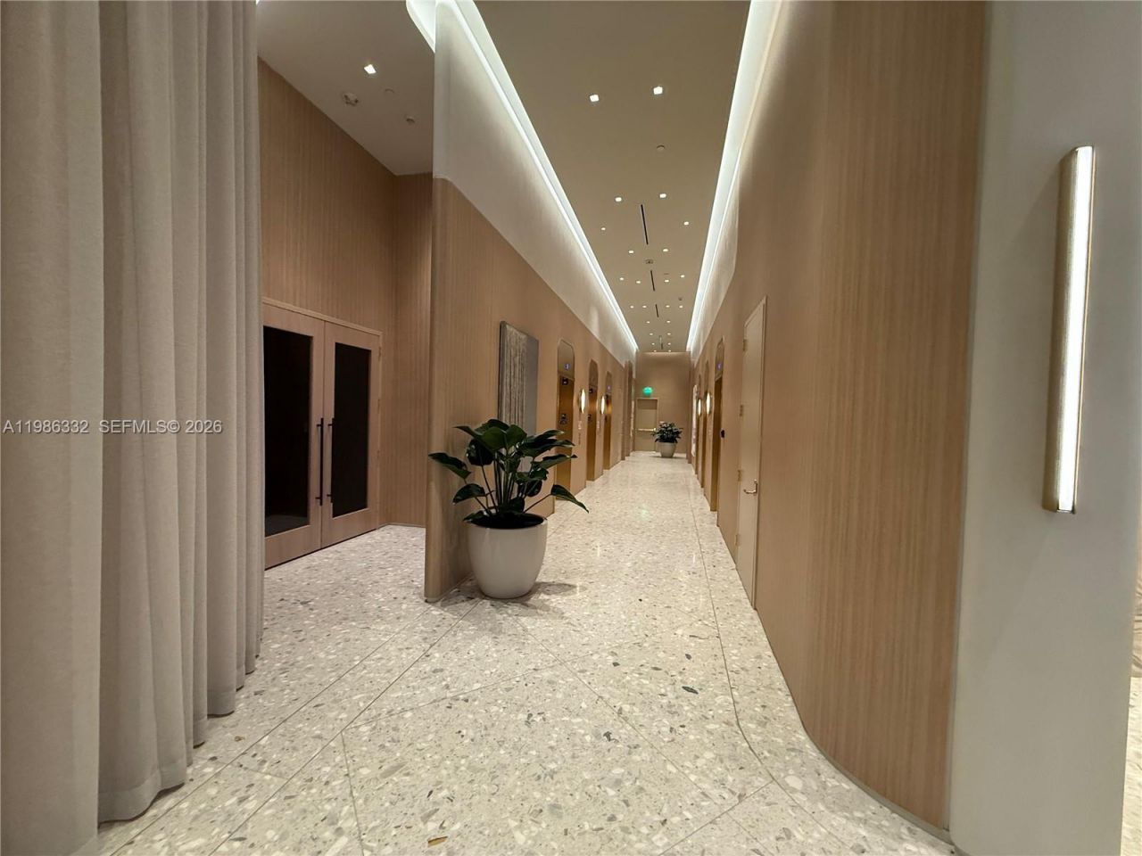 77 SE 5 St, Unit 2015, Miami, FL 33131 Photo