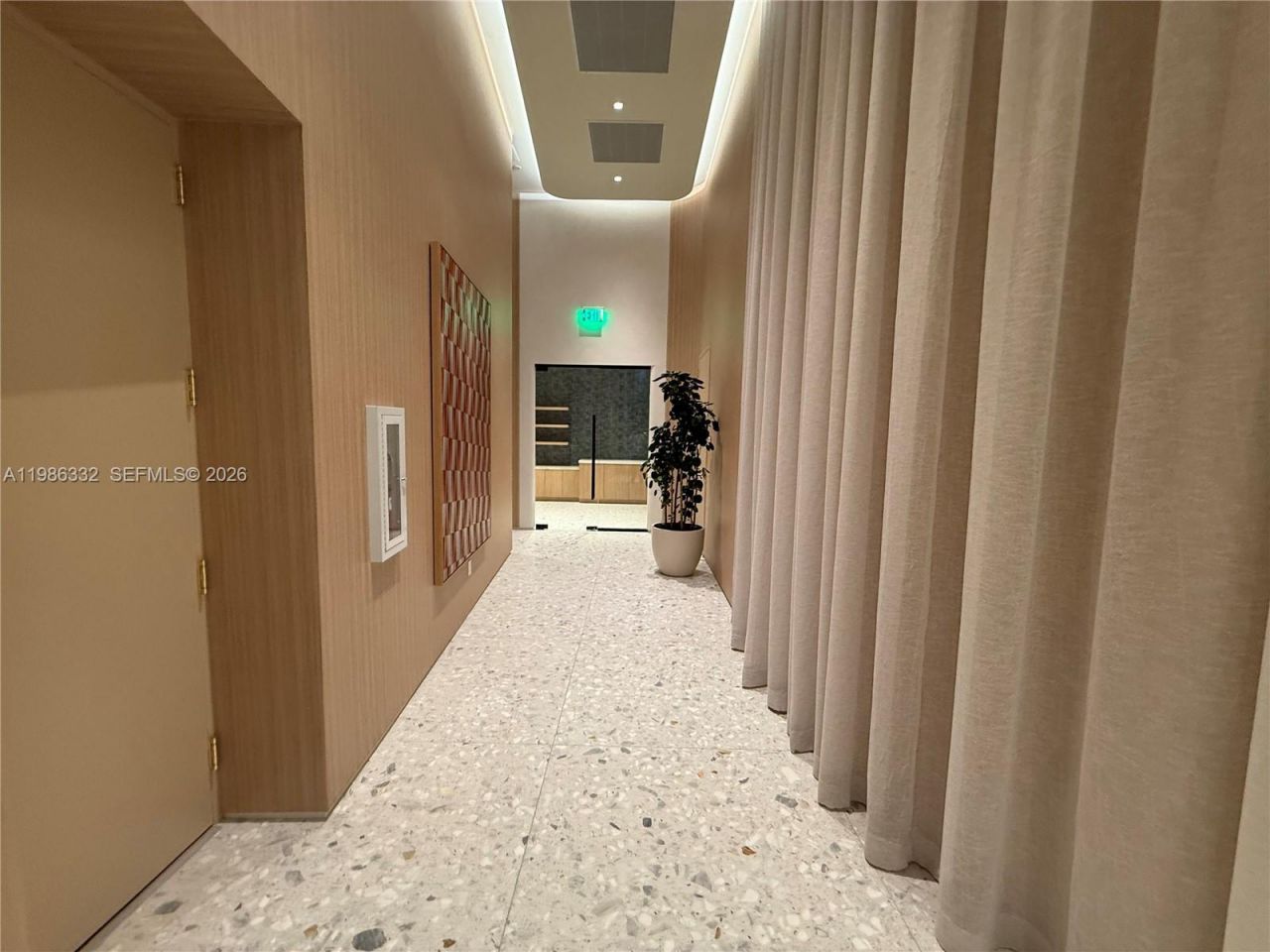 77 SE 5 St, Unit 2015, Miami, FL 33131 Photo