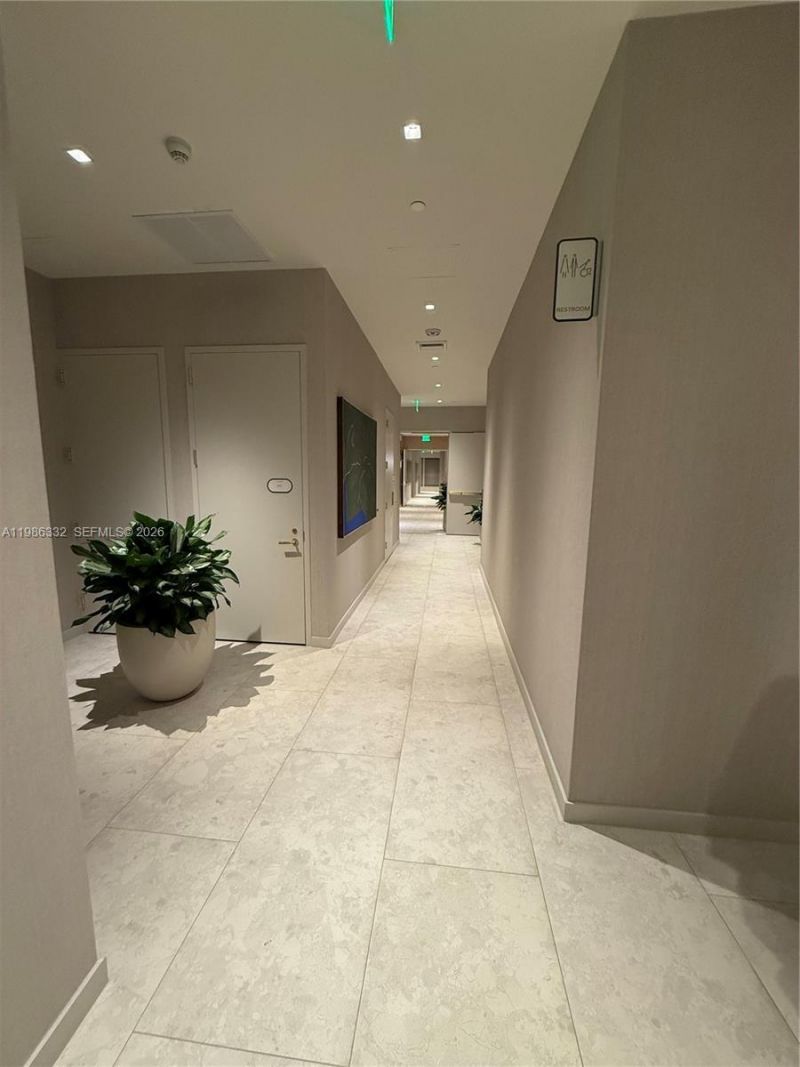 77 SE 5 St, Unit 2015, Miami, FL 33131 Photo