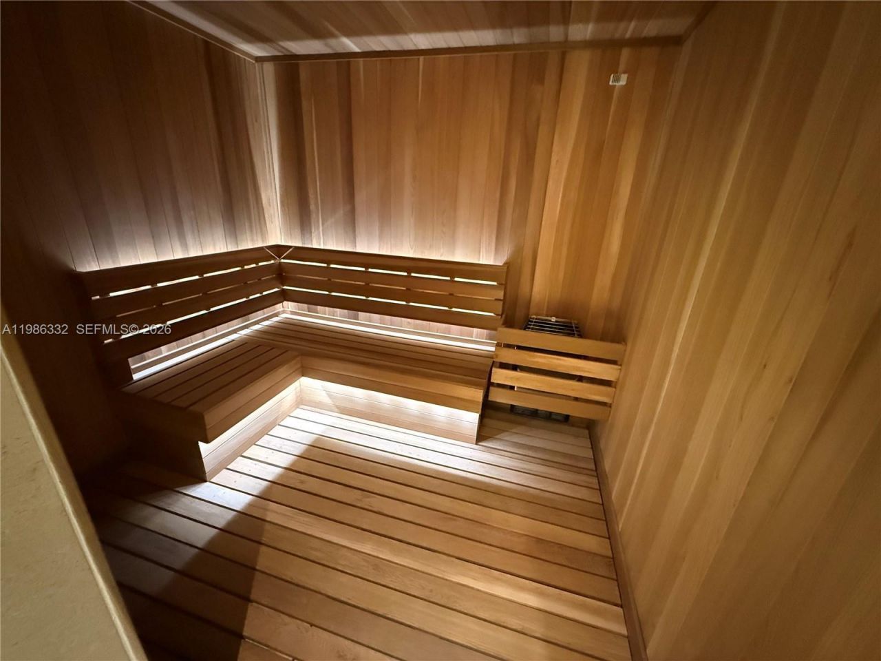 77 SE 5 St, Unit 2015, Miami, FL 33131 Photo