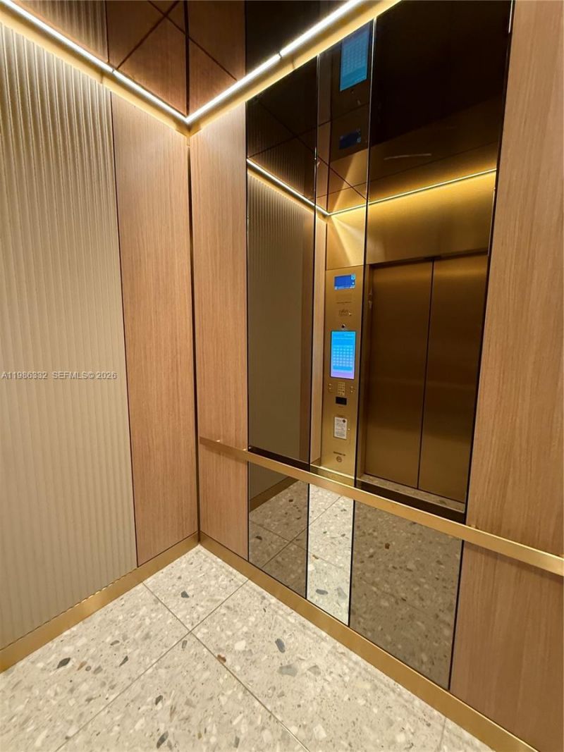 77 SE 5 St, Unit 2015, Miami, FL 33131 Photo