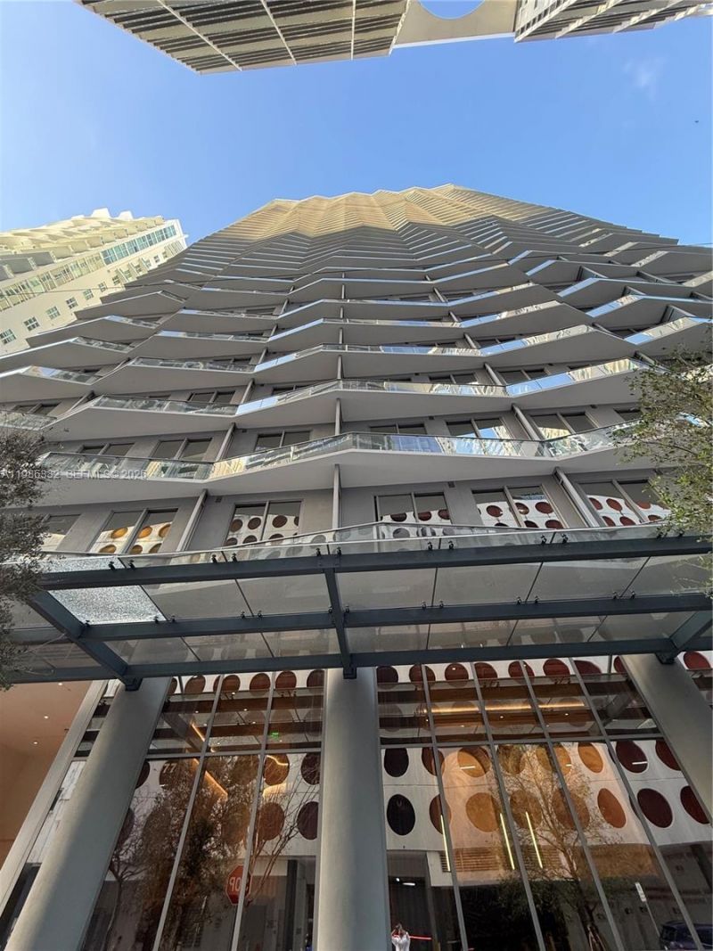 77 SE 5 St, Unit 2015, Miami, FL 33131 Photo