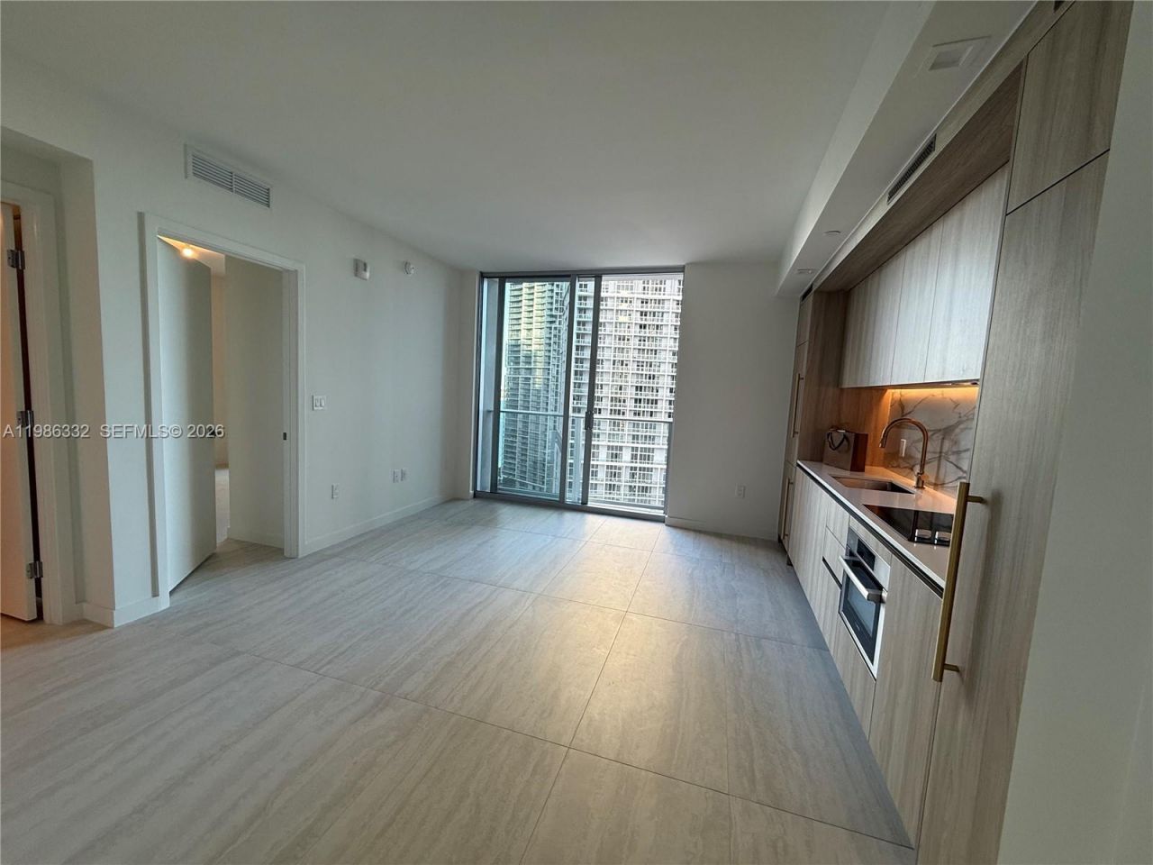 77 SE 5 St, Unit 2015, Miami, FL 33131 Photo