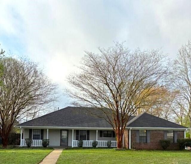 75 Hardy Place, Columbus, MS 39702 Main Photo