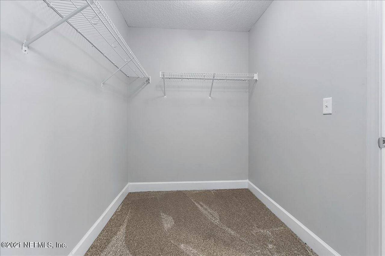 1021 Seaside Drive N, Jacksonville Beach, FL 32250 Photo