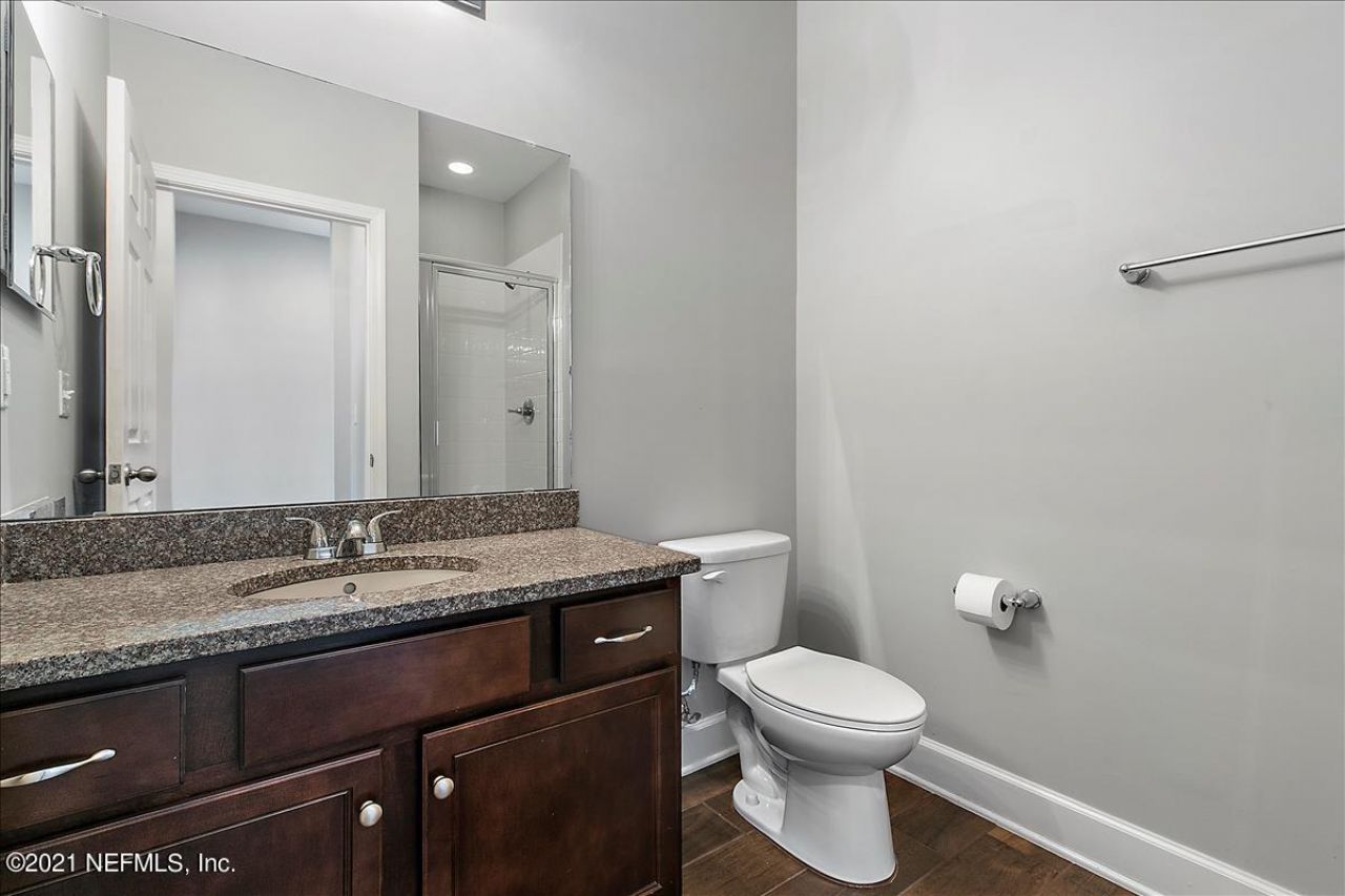 1021 Seaside Drive N, Jacksonville Beach, FL 32250 Photo