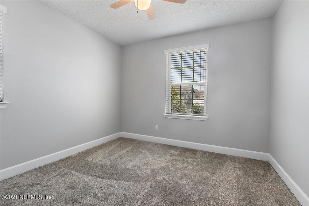 1021 Seaside Drive N, Jacksonville Beach, FL 32250 Photo