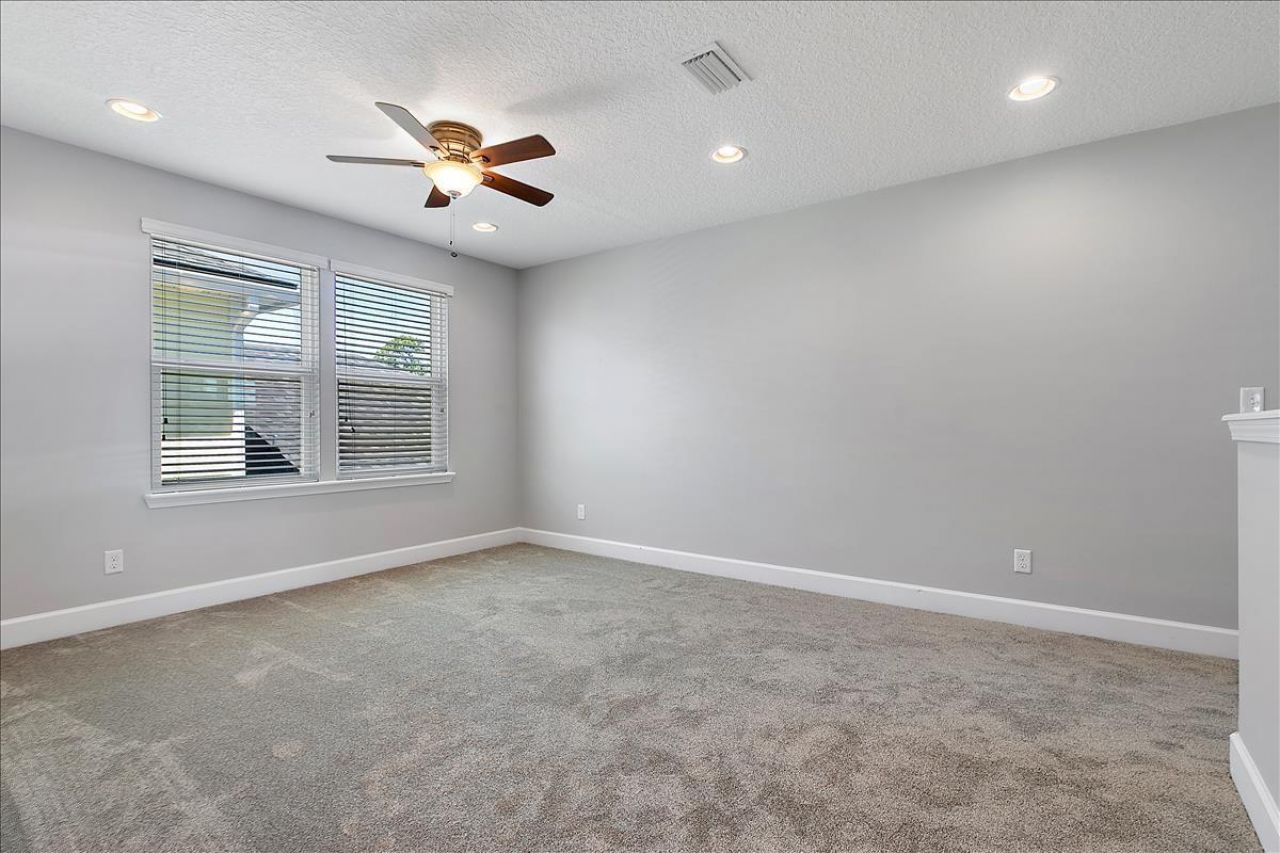 1021 Seaside Drive N, Jacksonville Beach, FL 32250 Photo