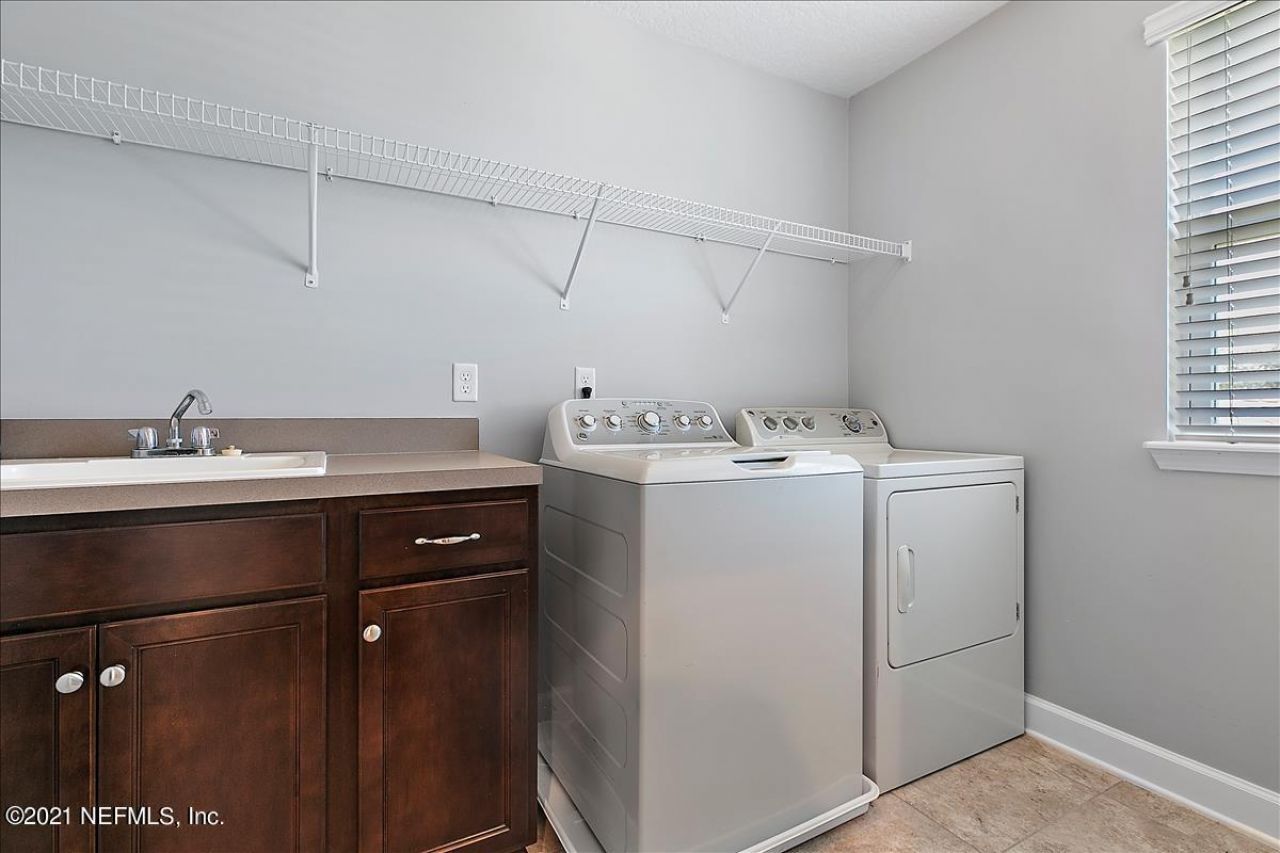 1021 Seaside Drive N, Jacksonville Beach, FL 32250 Photo