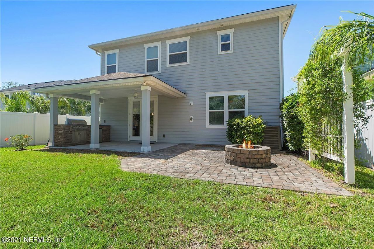 1021 Seaside Drive N, Jacksonville Beach, FL 32250 Photo