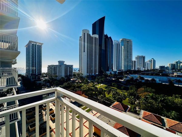 210 174th St , Unit 1104, Sunny Isles Beach, FL 33160