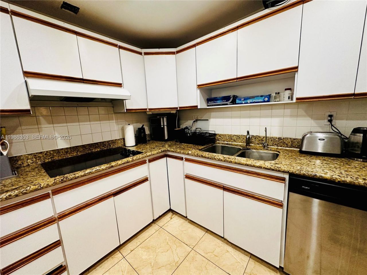 210 174th St , Unit 1104, Sunny Isles Beach, FL 33160 Photo