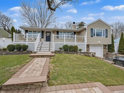 9 Boxwood Drive Kings Park, NY 11754