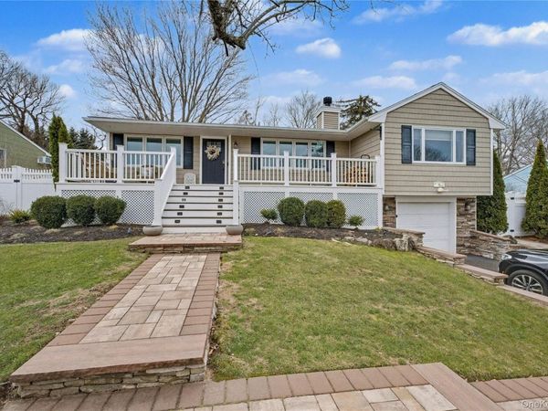 9 Boxwood Drive , Kings Park, NY 11754