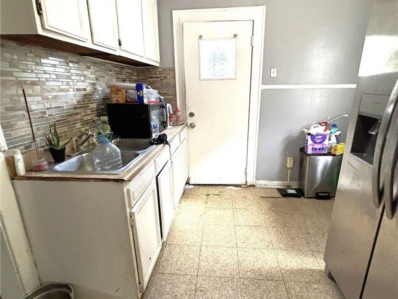 3309 E 137th Street, Cleveland, OH 44108 Photo 6