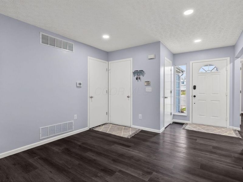 1047 Stone Ring Court, Columbus, OH 43240 Photo 6