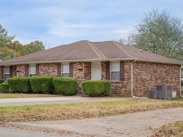 634 R S Bradley Blvd , Clarksville, TN 37042