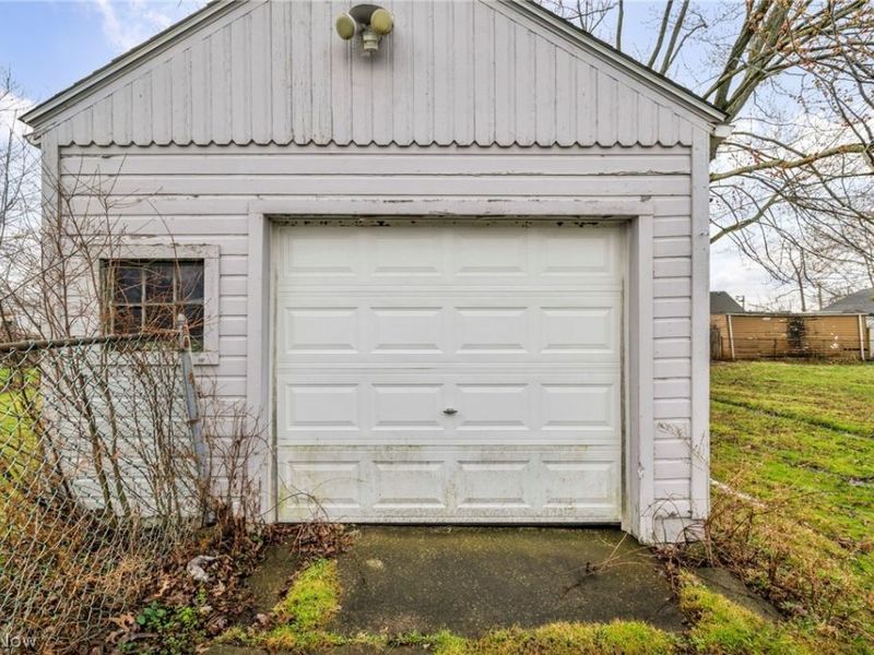 12827 Kirton, Cleveland, OH 44135 Photo 23