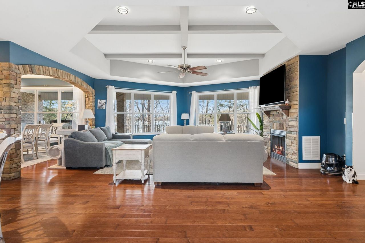 217 Aqua Cove Court  Photo 8