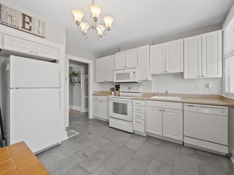 44 W Kossuth Street , Columbus, OH 43206 Photo 6