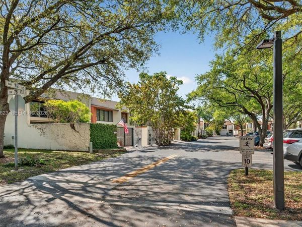 10406 SW 76th St , Miami, FL 33173