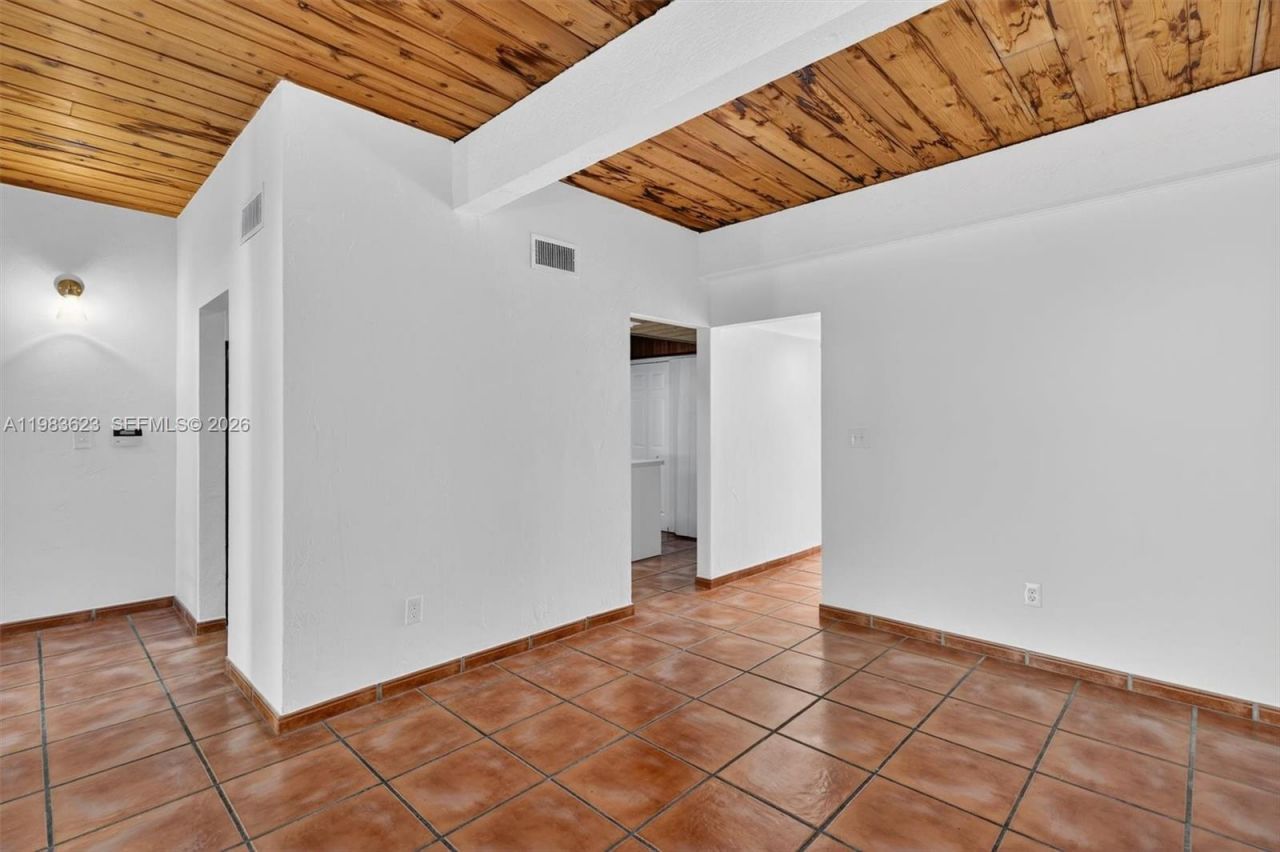 10406 SW 76th St , Miami, FL 33173 Photo