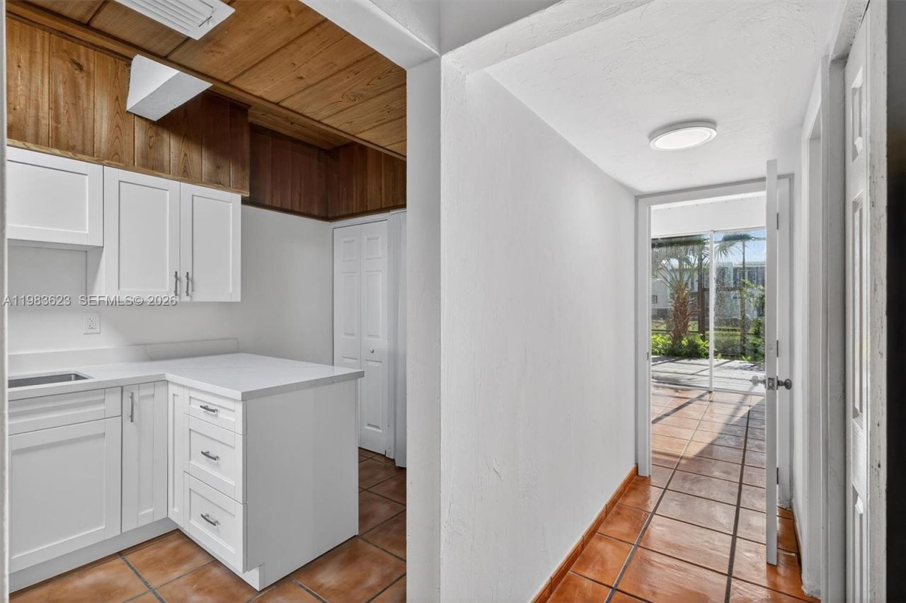 10406 SW 76th St , Miami, FL 33173 Photo