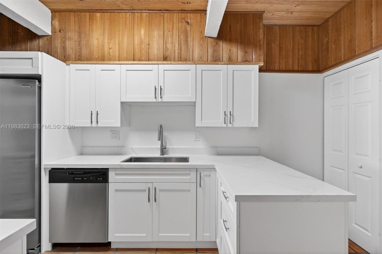 10406 SW 76th St , Miami, FL 33173 Photo