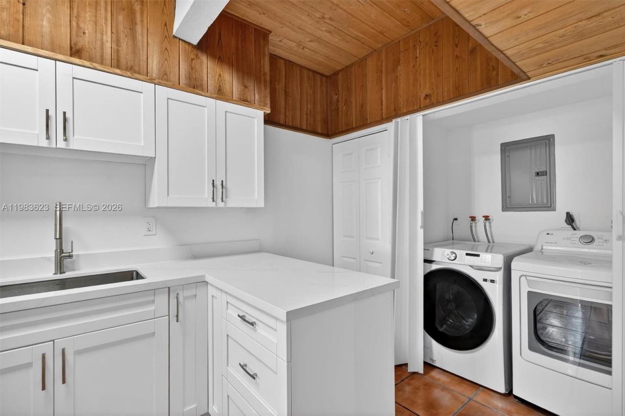 10406 SW 76th St , Miami, FL 33173 Photo