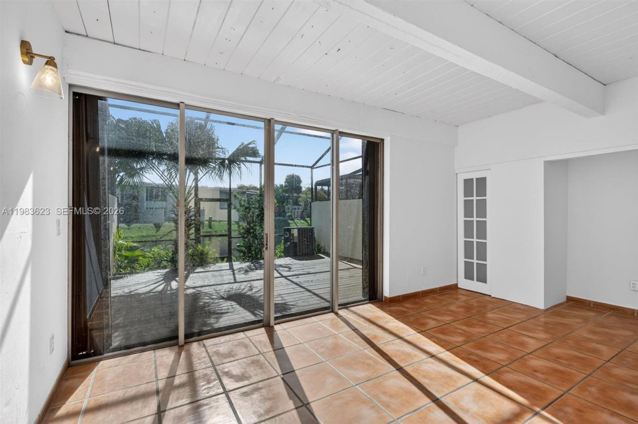 10406 SW 76th St , Miami, FL 33173 Photo