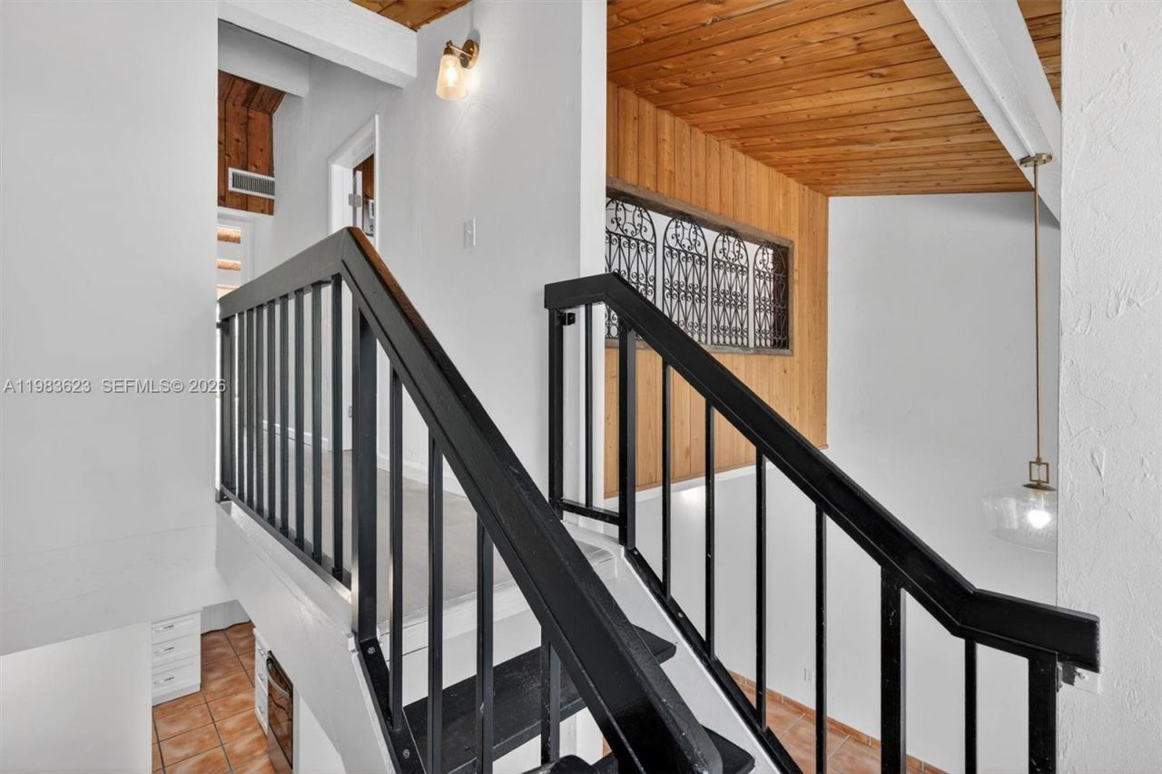 10406 SW 76th St , Miami, FL 33173 Photo