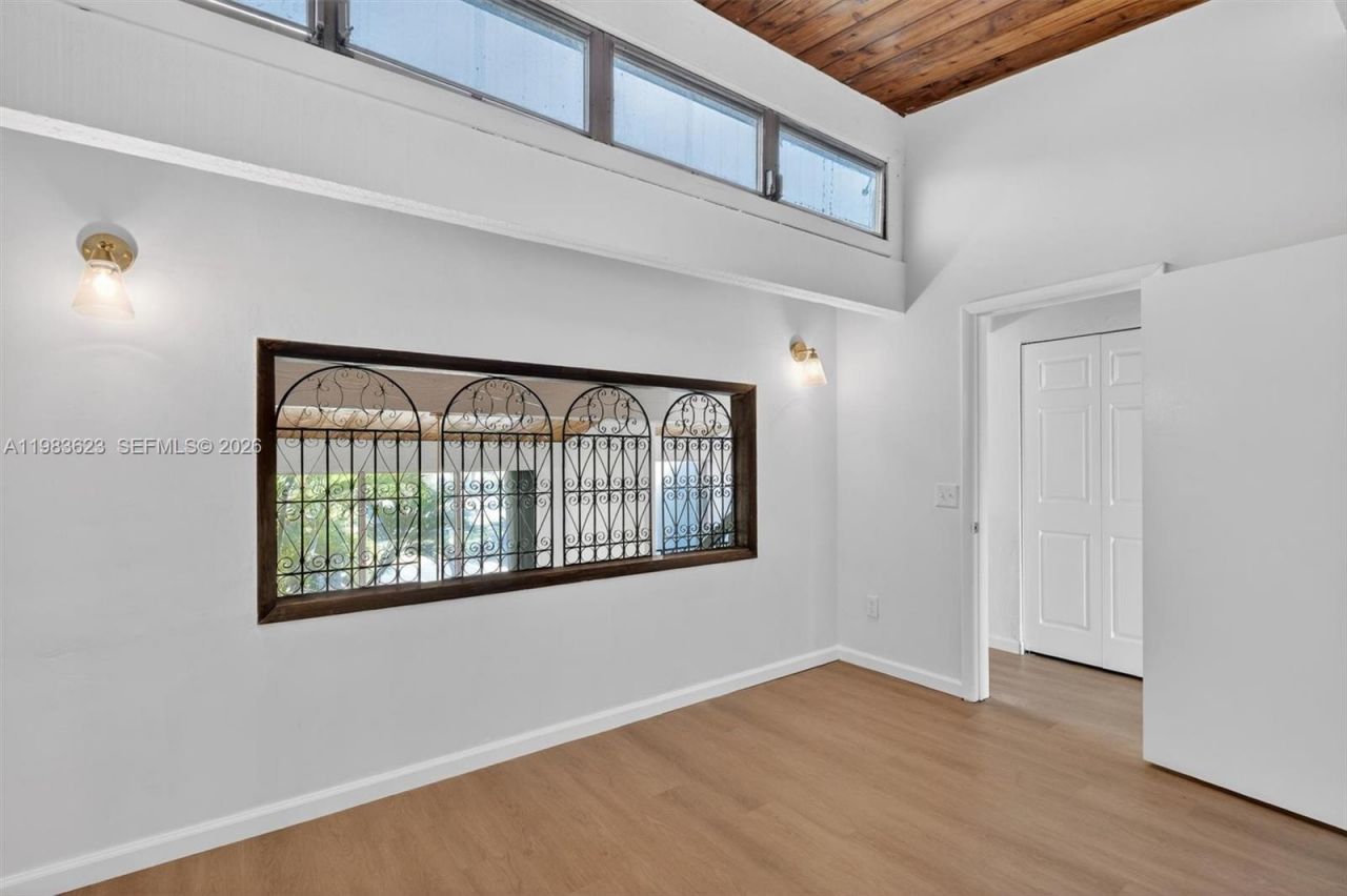 10406 SW 76th St , Miami, FL 33173 Photo