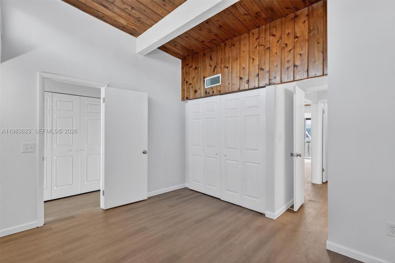 10406 SW 76th St , Miami, FL 33173 Photo