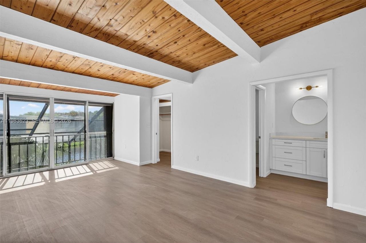 10406 SW 76th St , Miami, FL 33173 Photo