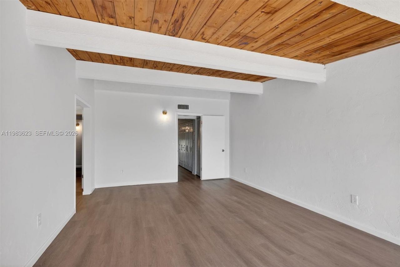 10406 SW 76th St , Miami, FL 33173 Photo