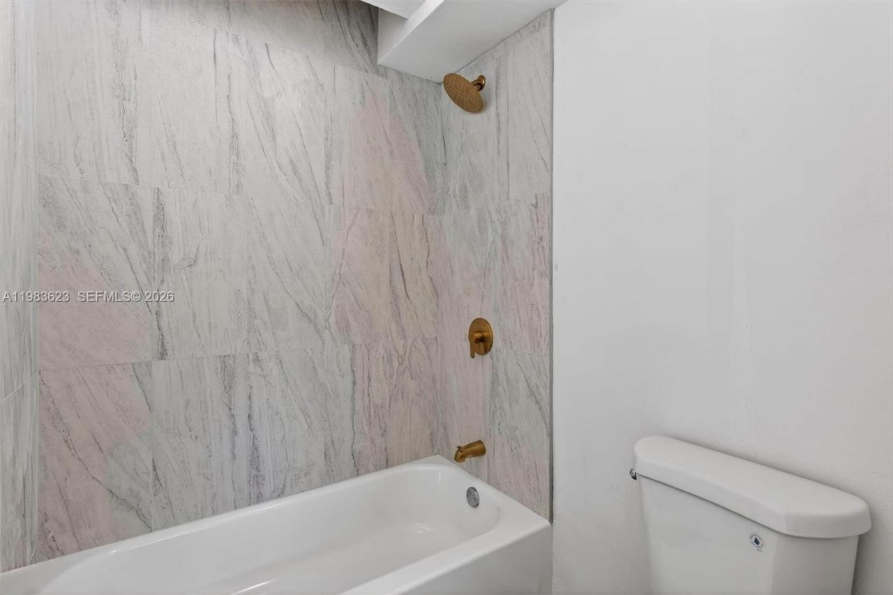 10406 SW 76th St , Miami, FL 33173 Photo