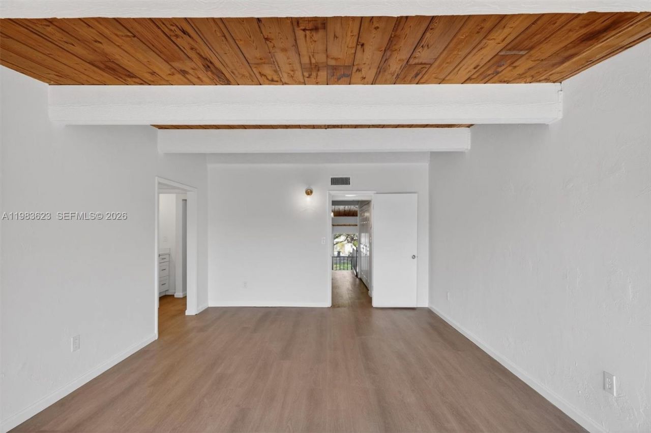 10406 SW 76th St , Miami, FL 33173 Photo