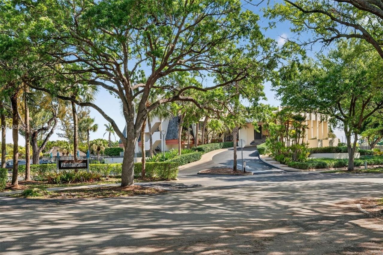 10406 SW 76th St , Miami, FL 33173 Photo