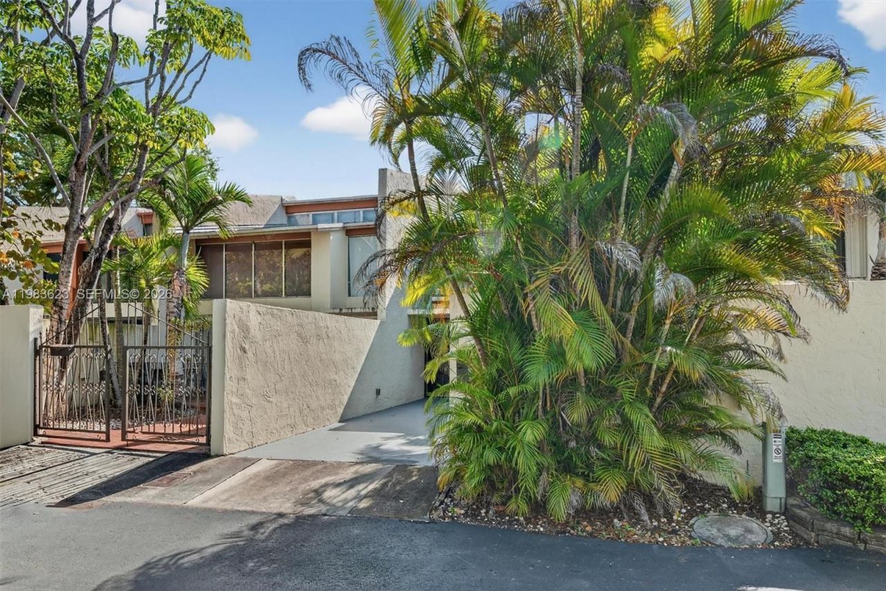 10406 SW 76th St , Miami, FL 33173 Photo