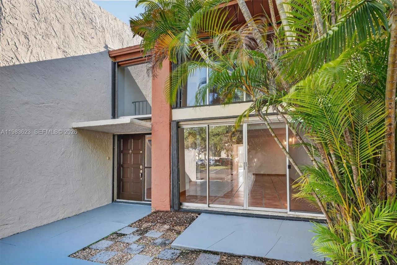 10406 SW 76th St , Miami, FL 33173 Photo