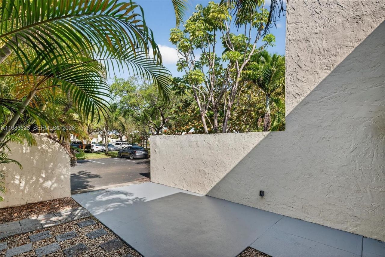 10406 SW 76th St , Miami, FL 33173 Photo