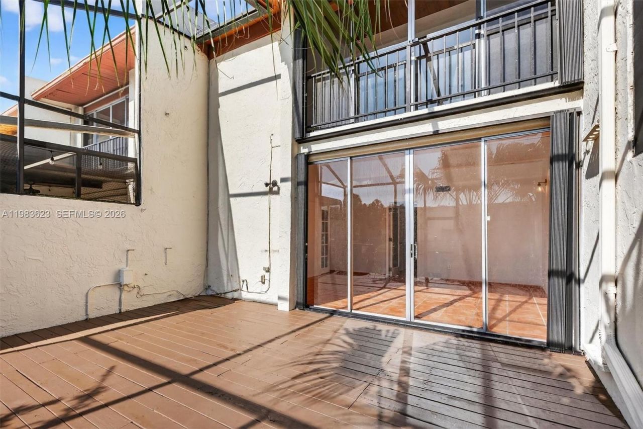 10406 SW 76th St , Miami, FL 33173 Photo