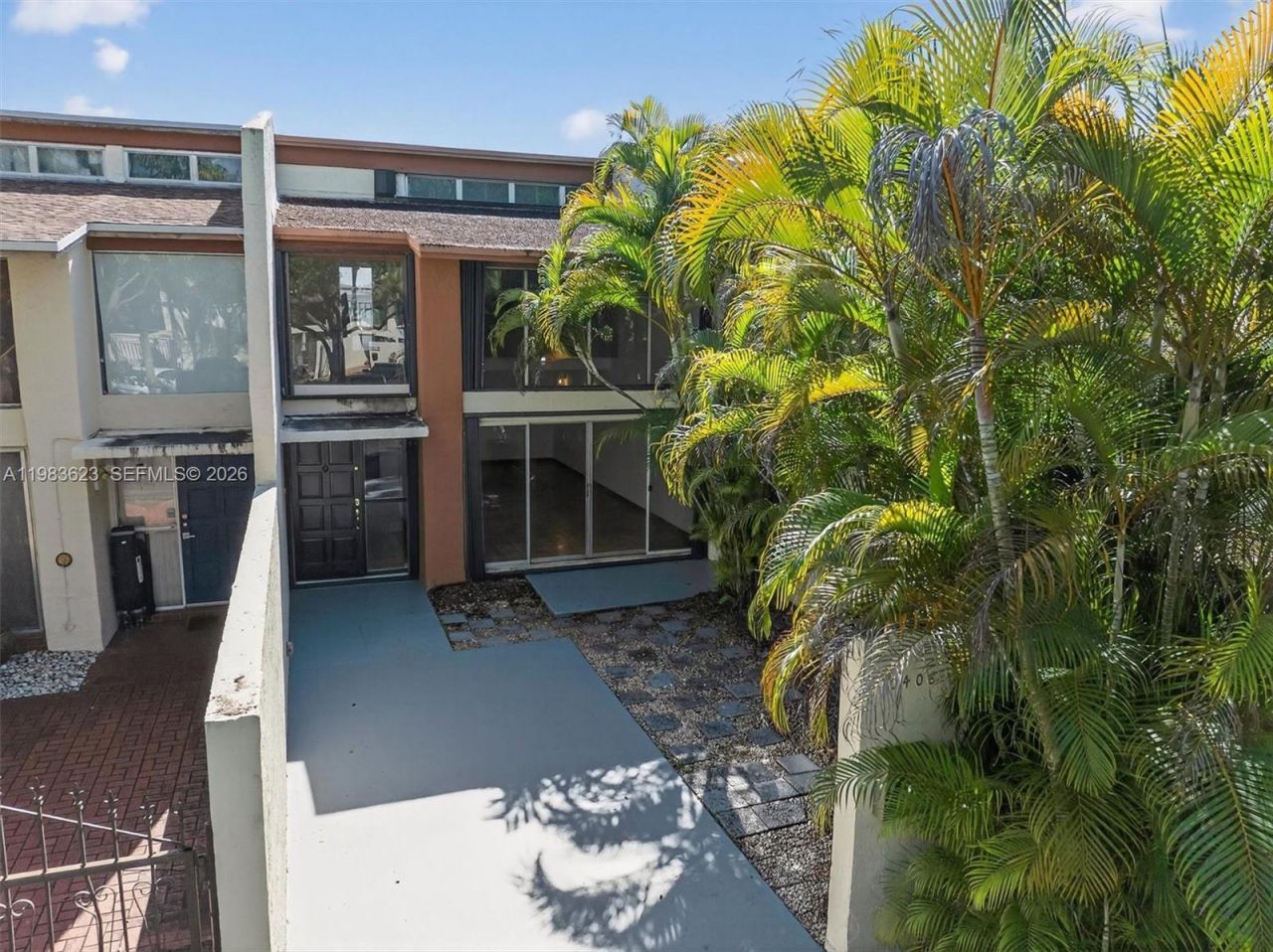 10406 SW 76th St , Miami, FL 33173 Photo